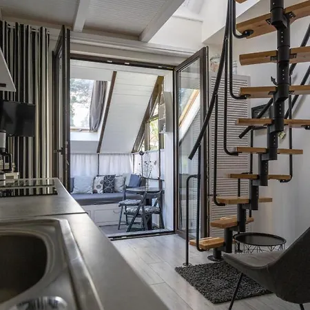 Male Letnisko, Butikowy Blisko Zatoki 푸크