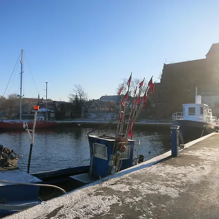 아파트 Male Letnisko, Butikowy Blisko Zatoki 푸크