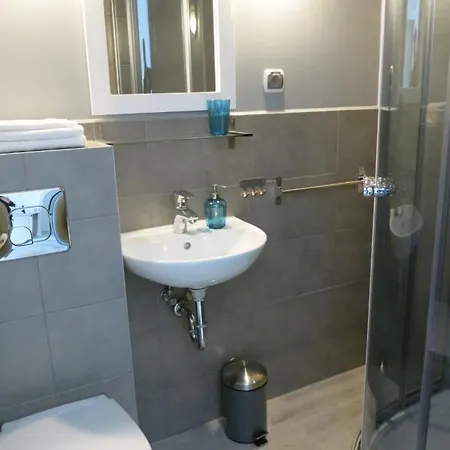 Male Letnisko, Butikowy Obok Plazy *