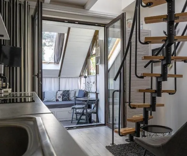 Male Letnisko, Butikowy Blisko Zatoki Puck