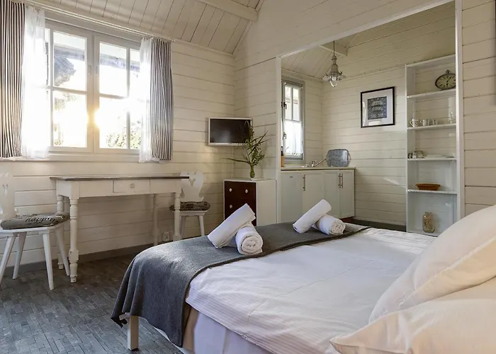 Male Letnisko, Butikowy Blisko Zatoki Puck