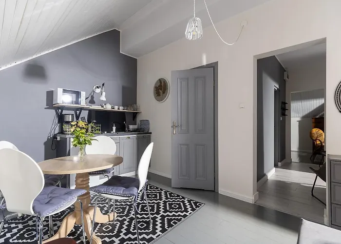 Male Letnisko, Butikowy Blisko Zatoki Puck