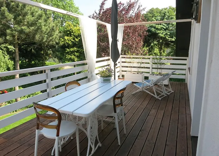 Male Letnisko, Butikowy Blisko Zatoki Puck